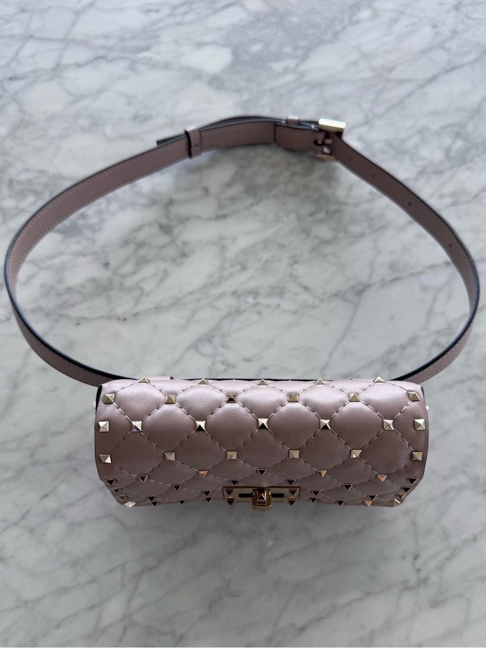 Authentic Valentino Like New Rockstud Bag in Poudre Leather, with Receipt - Picture 8 of 9